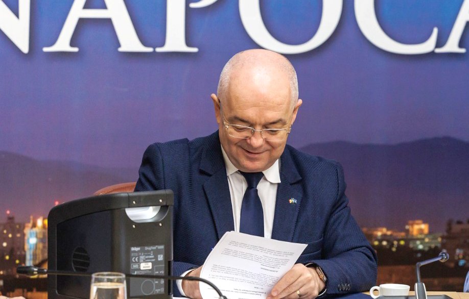 Emil Boc: 1 milion de euro, de la bugetul local, pentru 1000 de familii cu copiii încadraţi în diverse grade de handicap