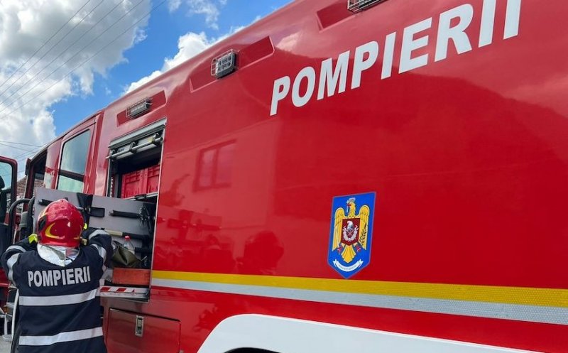 Incendiu în comuna Feleacu! O mașină a luat FOC / Au intervenit pompierii