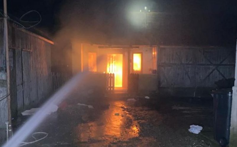 Explozie într-o locuință din Cluj. Au intervenit pompierii