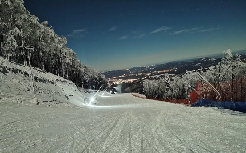 Cum arată și unde se află cea mai nouă pârtie de schi din România/ Cât costă skipass-ul pe o zi
