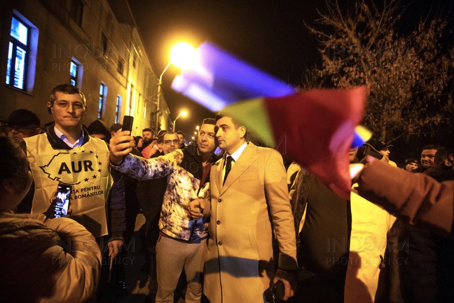 Probleme în AUR după protestele anti-comasare. S-a lăsat cu demisii și acuze în partid