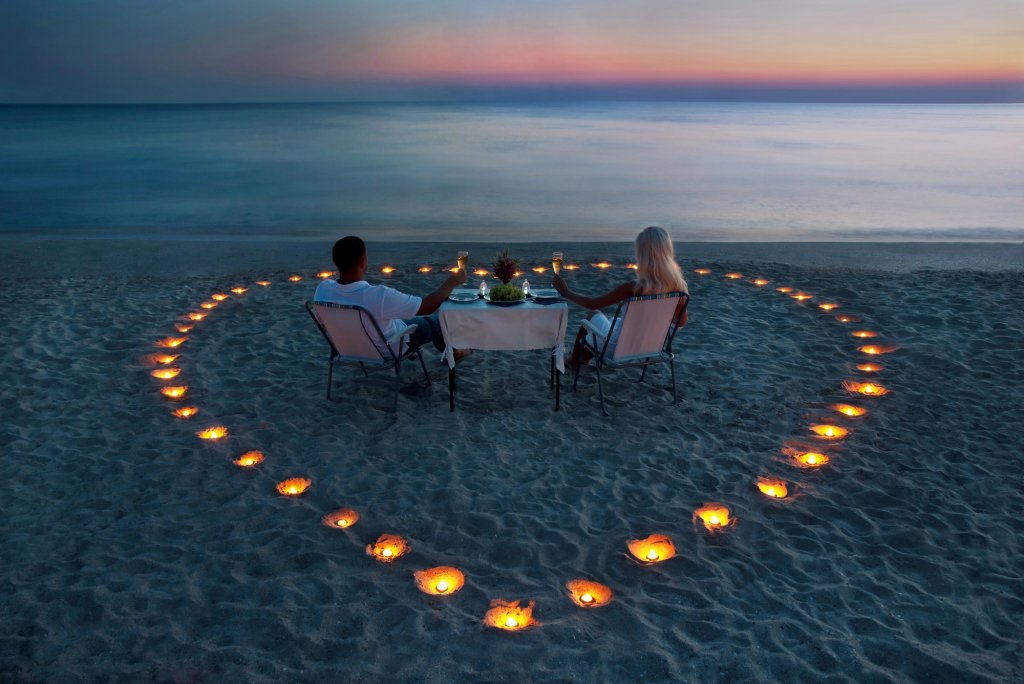 Topul destinațiilor de Valentine's Day. Unde merg românii de Ziua Îndrăgostiților și cât costă biletele