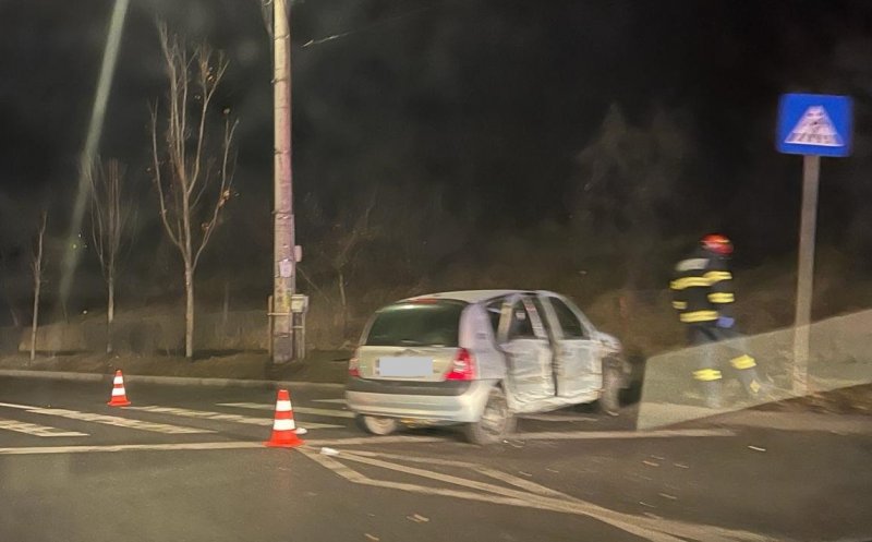 Accident în zona podului Calvaria. Doi oameni consultați la fața locului