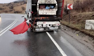 GRAV ACCIDENT în judeţul Cluj: Implicate un autotren și o autoutilitară / Victimă decedată / Trafic blocat