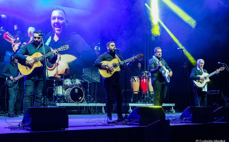 Retro Party, de 8 Martie la Cluj: Gipsy Kings, Lou Bega, Mirabela Dauer, DJ Project, Trupa Hara