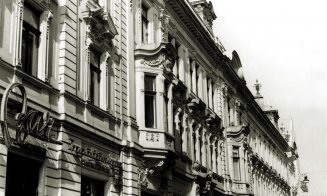 Iuliu Maniu, anii '70. Înainte de demolarea vechilor clădiri, această latură estică purta numele de Şirul Casei Mici cu Picioare