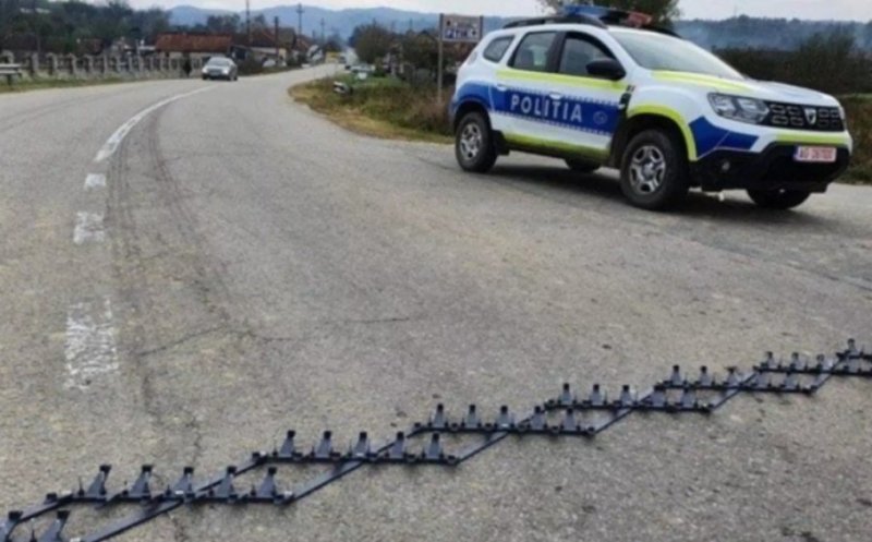 Urmărire ca-n filme! Un bărbat care și-a bătut soția a încercat să fugă de polițiști cu mașina/ A fost oprit cu un dispozitiv "Spike"