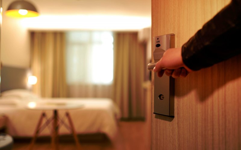 Cum a locuit un bărbat gratuit timp de cinci ani într-un hotel istoric