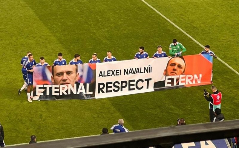 Moment de reculegere în memoria lui Aleksei Navalnîi la meciul FC U Craiova – CFR Cluj