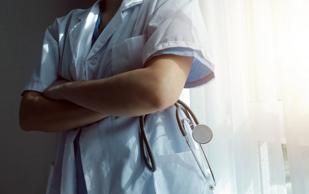 Italieni, asistenți medicali cu diplome false obținute România. Nici măcar nu știau limba română