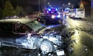 Accident în Florești: 2 mașini și 1 autobuz / 3 adulți și 1 copil primesc îngrijiri medicale