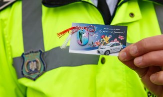 Poliția Locală a răspândit spiritul zilei de 1 Martie prin mărțișoare oferite clujencelor