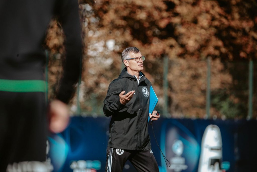 Sabău îndeamnă la calm după succesul cu FC Botoșani: "Nu cred că e momentul să ne entuziasmăm peste măsură"
