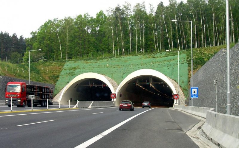Autostrada Transilvania: CNAIR a prelungit evaluarea ofertelor pentru lotul cu tunelul Meseș
