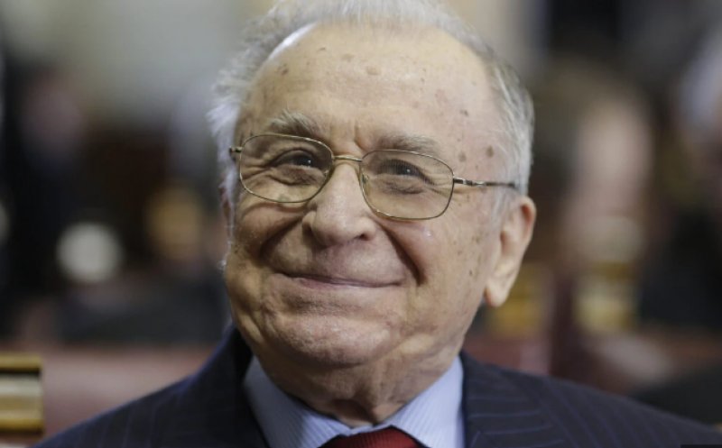 A revenit Ion Iliescu: „Ştiu că Internetul e plin de meme-uri cu mine. Pe unele le apreciez”