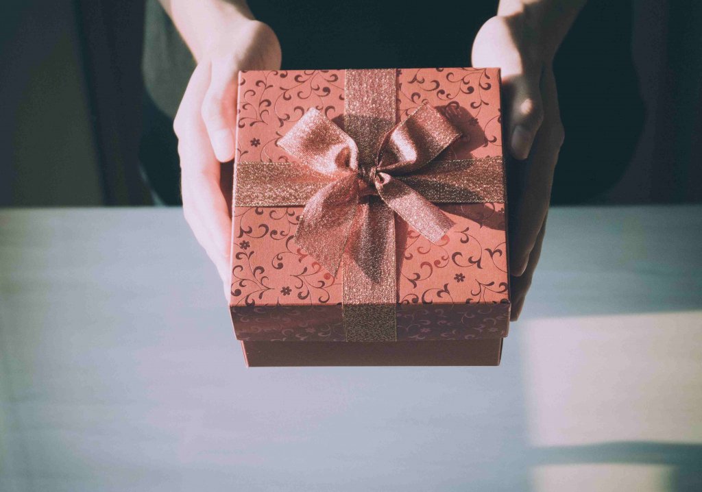 Cadourile personalizate, cele mai inspirate daruri la buget restrâns