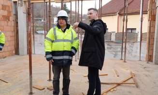 Primarul Pivariu, vizită pe șantierul noii grădinițe din Tăuți: „Ar putea fi gata până la sfârșitul anului, înainte de termen”