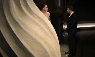 Cât de dezbrăcat a fost, de fapt, John Cena la Oscaruri? Fotografiile din culise