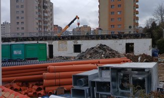 De aproape o lună, la McDrive-ul din Mănăștur au intrat buldozerele. Muncitorii încă demolează în zona Minerva