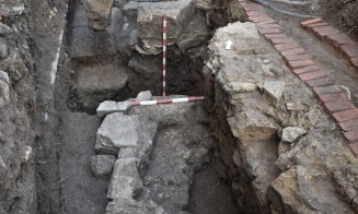 Descoperiri arheologice în centrul Clujului:  incinta romană de nord a orașului Napoca / Poarta medievală a Apei