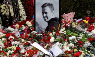 „Alegeri” Rusia 2024. Unii oameni au mers la mormântul lui Navalnîi pentr a-l „vota” simbolic