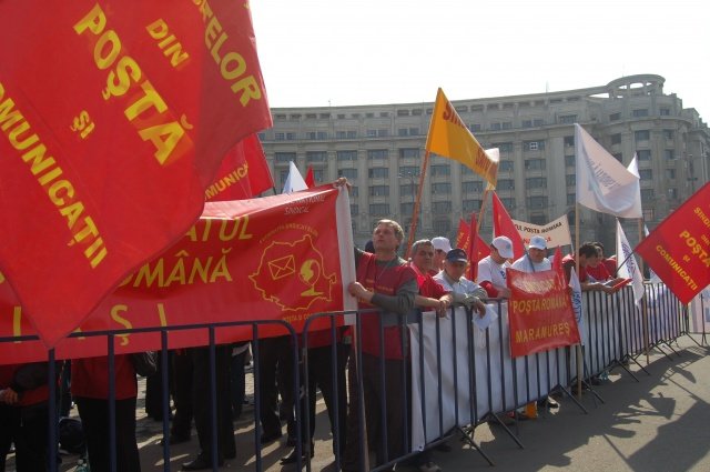 Grevă de avertisment la Poșta Română. Următorul pas: greva generală. Sindicat: ''Dacă se va ajunge acolo, aproape jumătate din populaţia României va avea de suferit''
