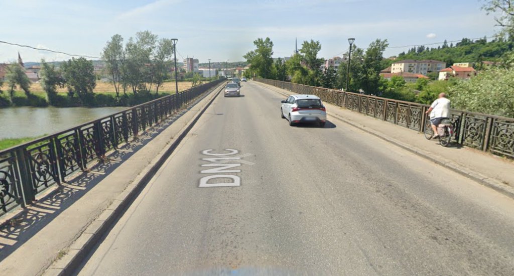 Atenție, șoferi! Se închide circulația pe podul peste râul Someș din Dej / Vezi rutele alternative