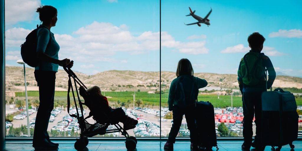 Noi reguli în aeroport la călătoria minorilor români spre state Schengen. Ce se schimbă din 31 martie