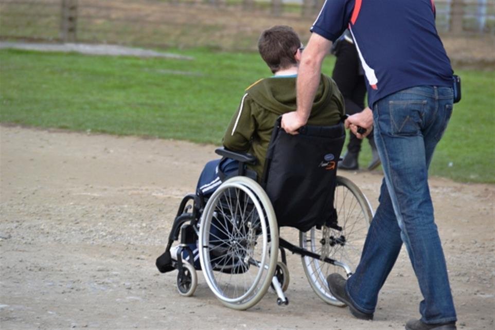 Cluj-Napoca: 600 lei/lunar pentru copiii cu dizabilități din municipiu. VEZI cererea ce trebuie depusă
