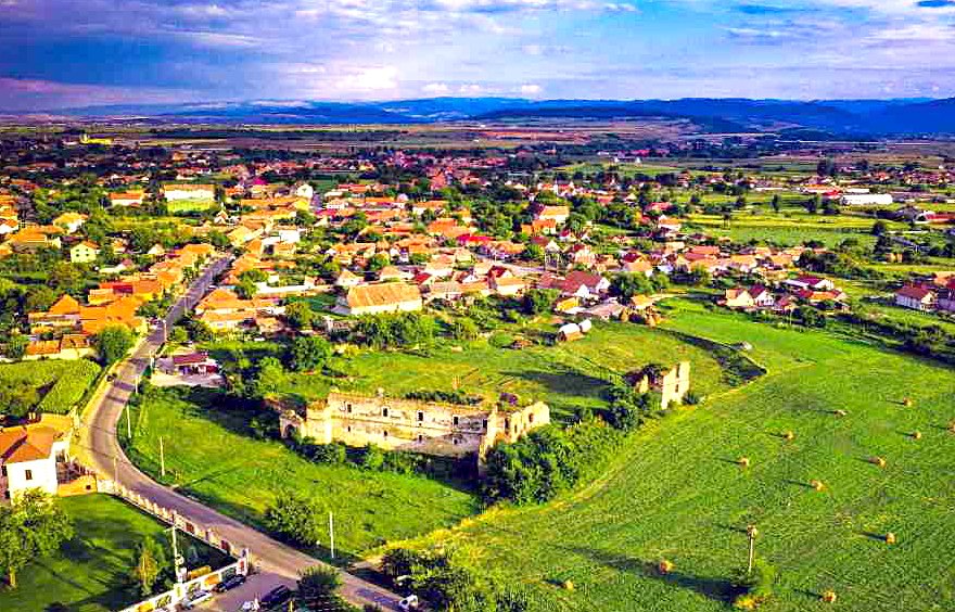O ruină plină de legende: Castel din Transilvania, din anul 1615, restaurat și transformat în HUB cultural / Se află la o oră jumătate de Cluj-Napoca