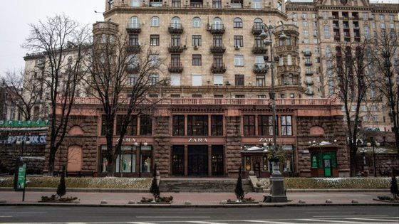 Shopping pe timp de război. Un mare lanț de magazine redeschide în capitala Ucrainei