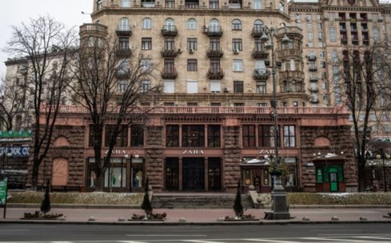 Shopping pe timp de război. Un mare lanț de magazine redeschide în capitala Ucrainei