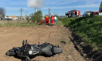 ACCIDENT de motocicletă într-o localitate din Cluj! Doi tineri de 20 de ani, transportați la spital
