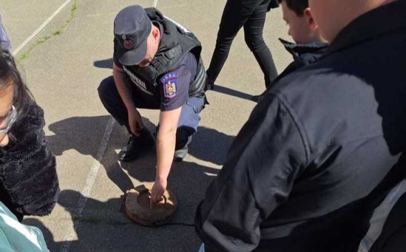 Ireal. Un copil s-a dus la școală cu un stabilizator de bombă