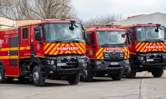 Cluj: INCENDIU puternic la un depozit! Trei autospeciale ISU au intervenit