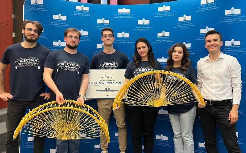 Reușitele curg lanț la UTCN. O echipă de studenți, pe podium la un concurs internațional de poduri realizate din spaghete
