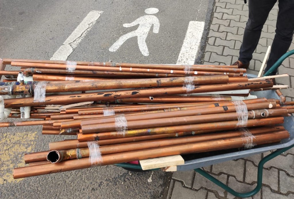 Hoț prins în flagrant la Cluj-Napoca: biciclete furate și 30 kg de cupru cărate cu roaba