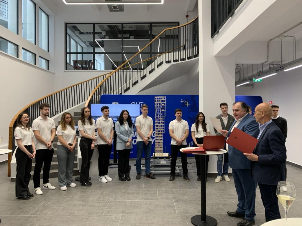 Studenții UTCN-SDC, premiați la Cluj după încă o clasare pe podium în SUA la competiția de inginerie seismică. Profesor: Universități de top luau noție de la noi / Rector: „Așa se construiesc lucrurile mari!”
