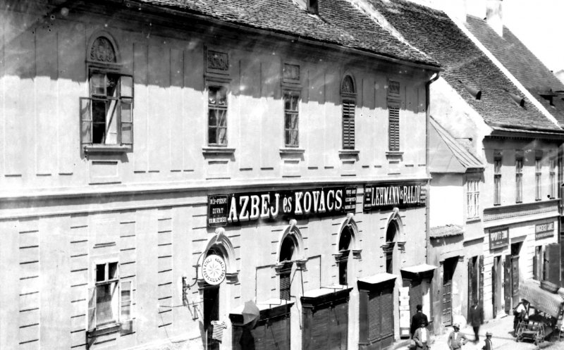Casa Hintz, actualul Muzeu al Farmaciei, în 1887