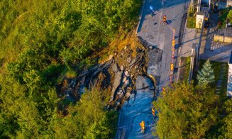 Imagini spectaculoase cu strada din Cluj-Napoca care a luat-o la vale