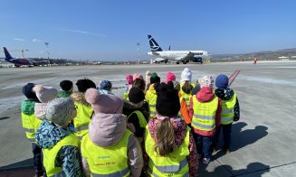 Sute de copii, în vizită la Aeroportul Internațional Cluj. Ce au învățat cei mici