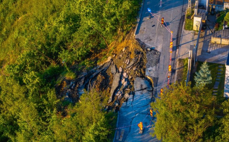 Ce spune primăria Cluj-Napoca despre strada care a luat-o la vale / Măsurile luate