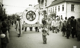 Defilare cu ocazia sărbătoririi Zilei Internaționale a Muncii, 1959
