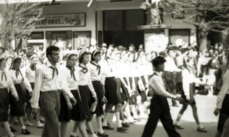 Defilare cu ocazia sărbătoririi Zilei Internaționale a Muncii, 1959
