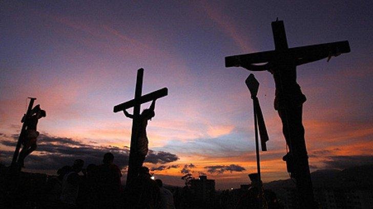 Vinerea Mare, ziua în care a fost răstignit Iisus Hristos. Obiceiuri şi tradiţii