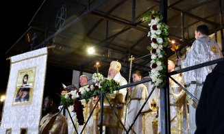 Hristos a Înviat! Mii de credincioși au participat la slujba de Înviere de la Catedrala Mitropolitană din Cluj-Napoca