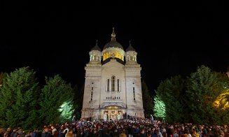 Hristos a Înviat! Mii de credincioși au participat la slujba de Înviere de la Catedrala Mitropolitană din Cluj-Napoca