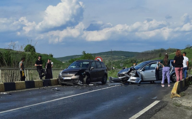 ACCIDENT în județul Cluj: 4 răniți după o coliziune pe contrasens / Trafic blocat