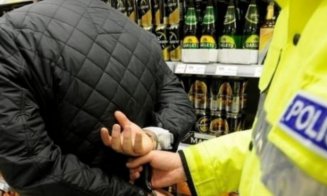 Cluj: Minor reținut de poliție după ce a furat alcool dintr-un magazin în Ajunul Paștelui