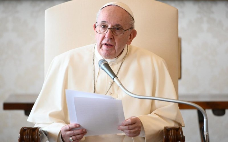 Papa cere "politici eficiente şi curajoase" pentru creșterea natalității. "O mamă nu trebuie să fie pusă în situaţia să aleagă între locul de muncă şi copii"